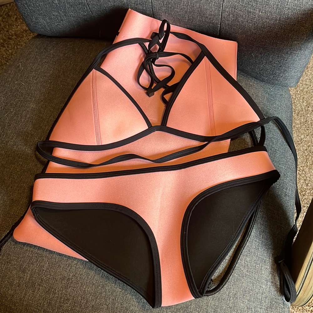 Pink Triangl Bikini